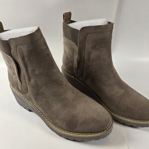 Corkys Hey Girl Women's Size 11 "Walk It Out- Basic" Taupe Suede  Boots
